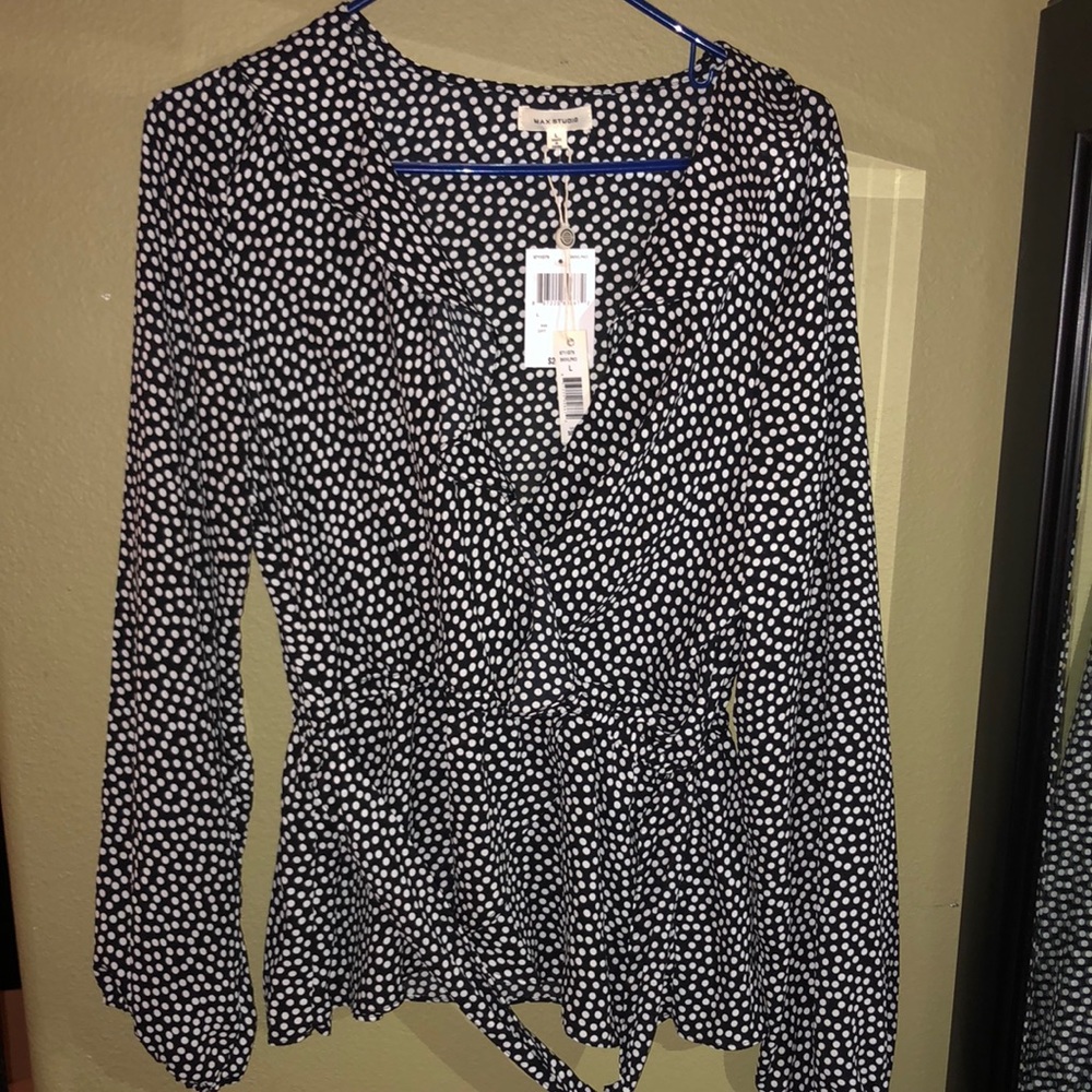 Max Studio, Large blouse. Never worn. Tags still on. Great condition.